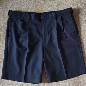 Haggar Cool 18 Shorts Regular Fit, Pleated Front, Expandable Waistband